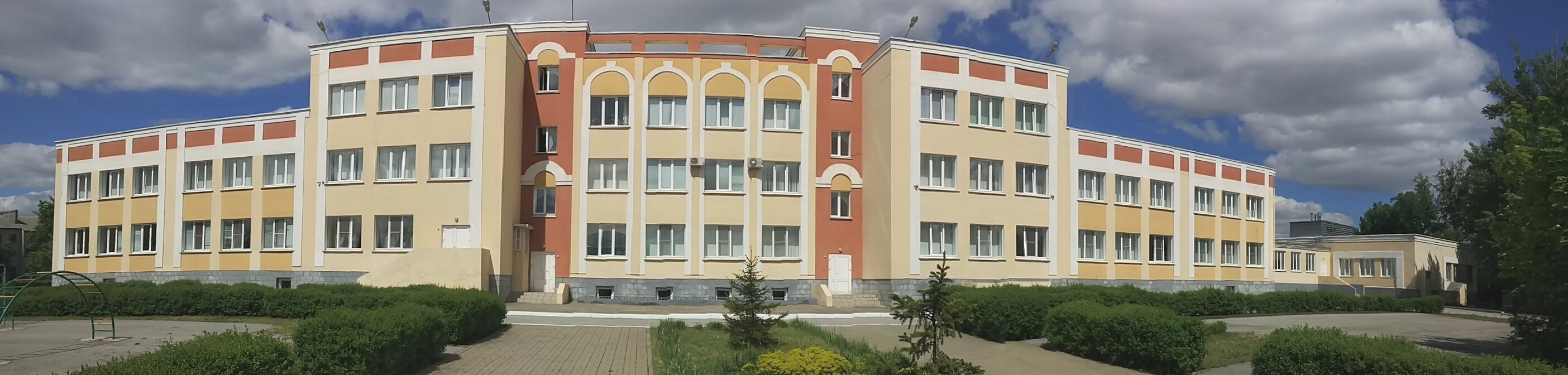 Фотография школы.