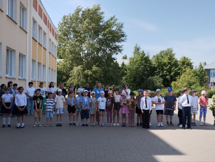 Торжественный митинг, посвященный памяти С.Добрина.